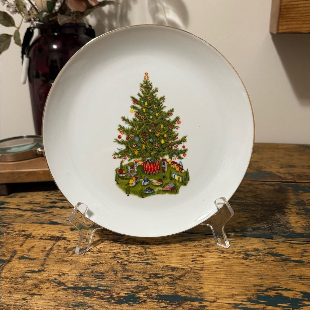 Crown Art China White Plate